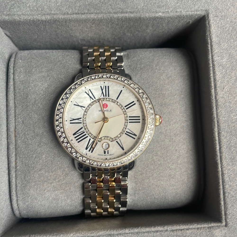 Gorgeous MICHELE Serien Watch with Diamond Bezel